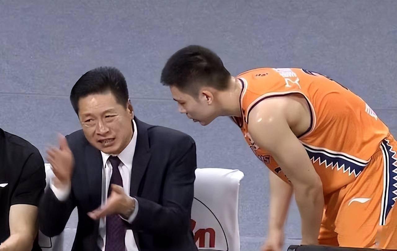 开云网页版登录入口-广厦男篮新赛季征战仪式