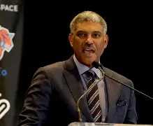 纽约尼克斯主帅突然辞职,球队面临重建问题